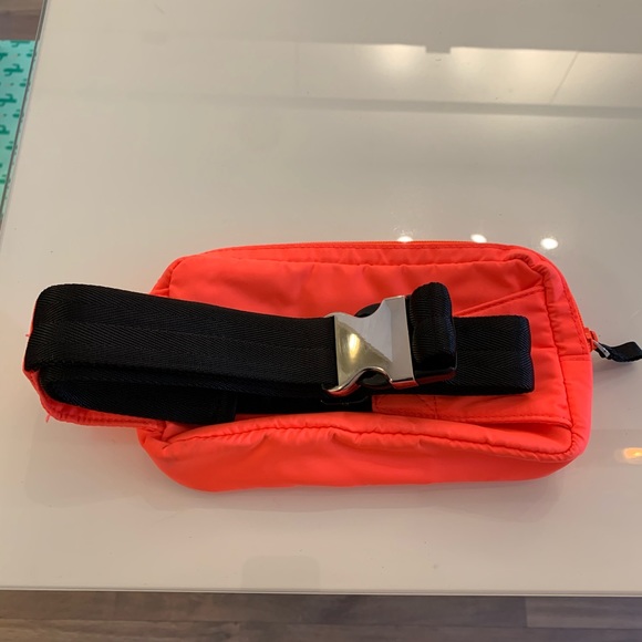 NEON ARITZIA cross body bag - Picture 3 of 3